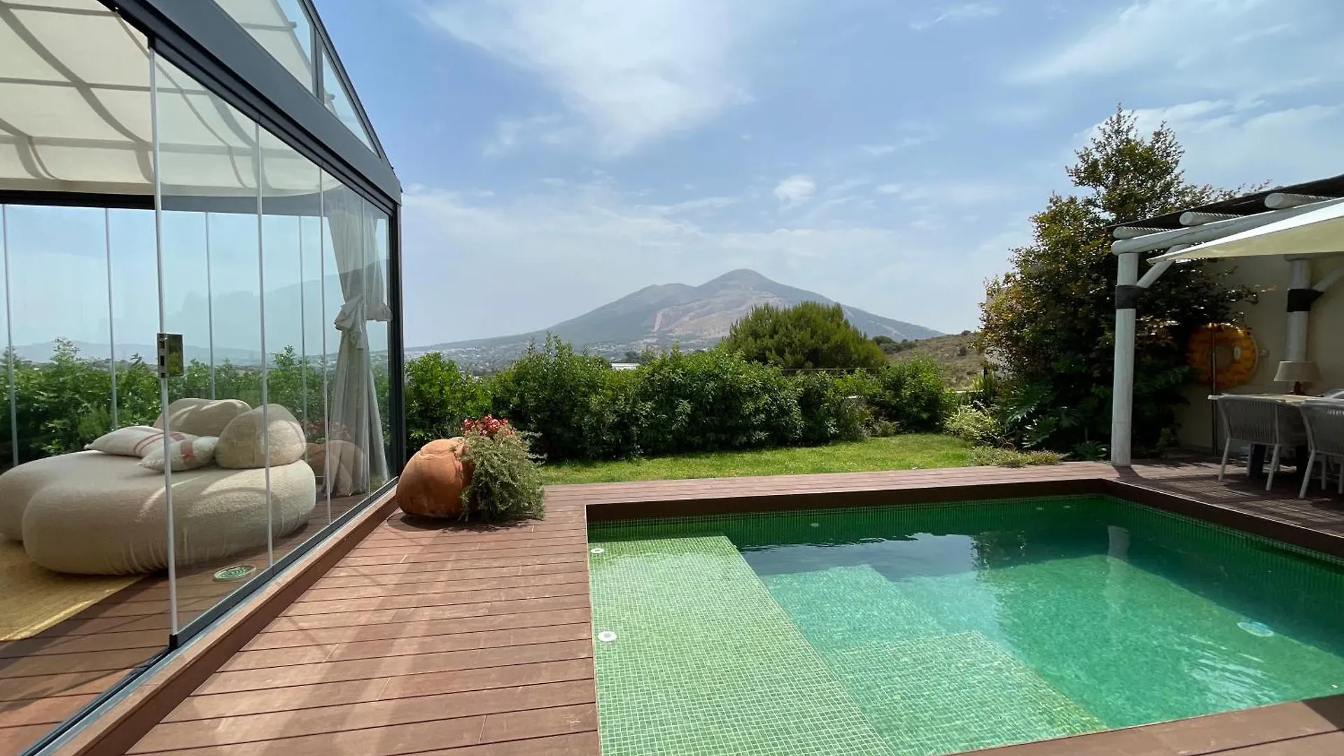 Holiday home Beautiful New Home & Pool Mountain View Coin