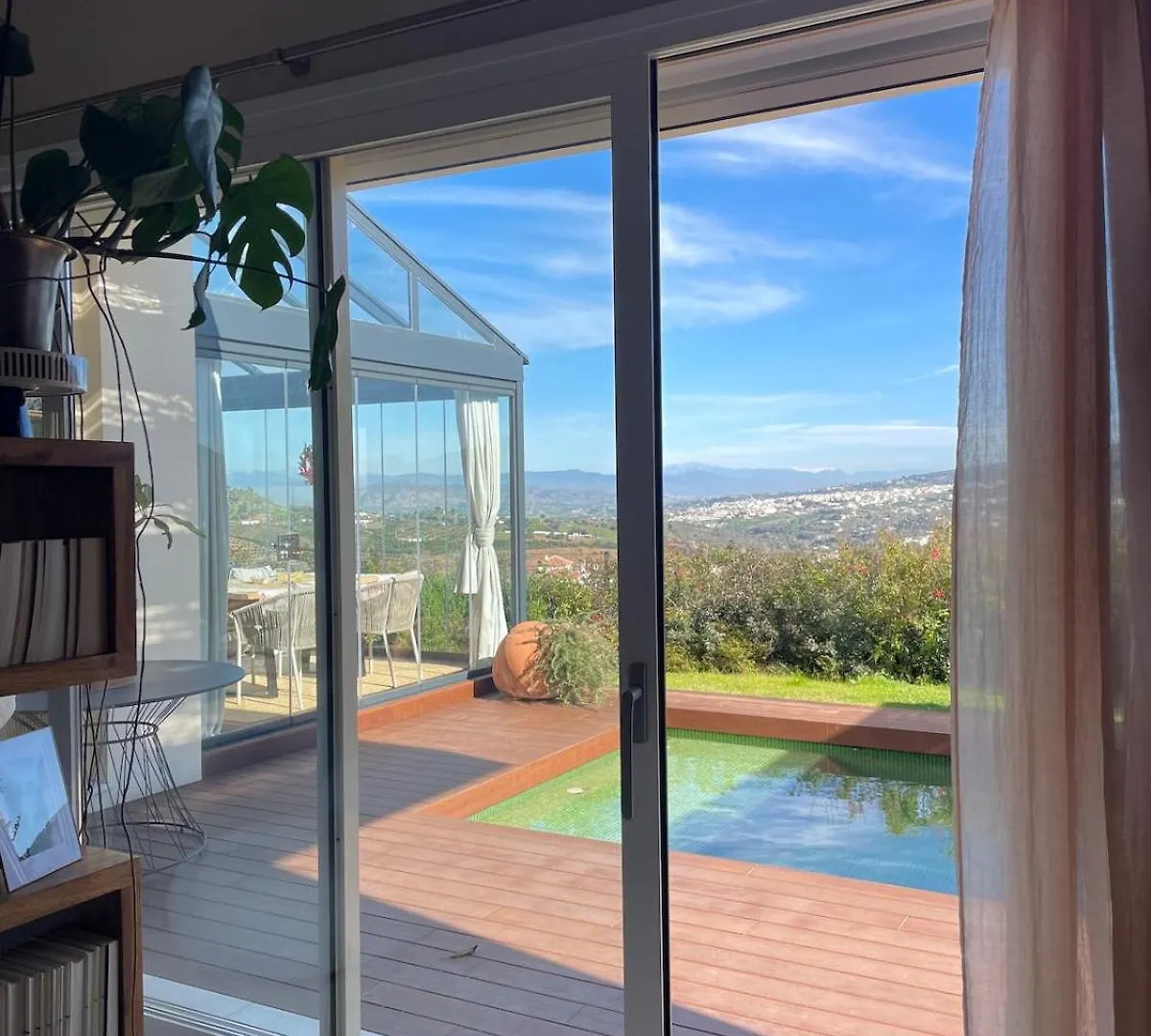 Beautiful New Home & Pool Mountain View Coin 0*,
