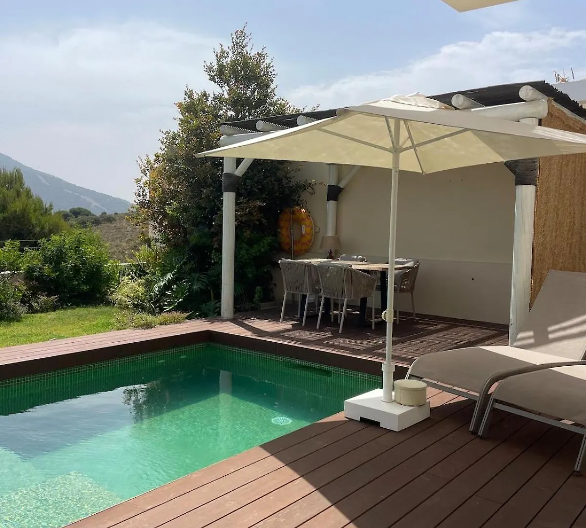 Beautiful New Home & Pool Mountain View Coin